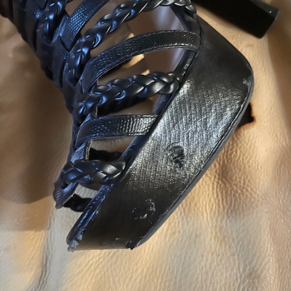 Size 7 Cage sandals - Picture 4 of 5